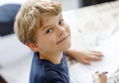 Каков средний возраст приучения мальчика к горшку?