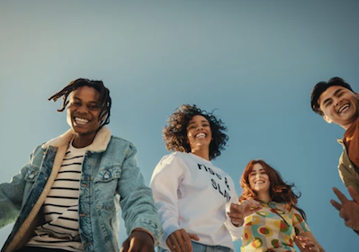 Можно ли 20-летнему носить подгузники?
        